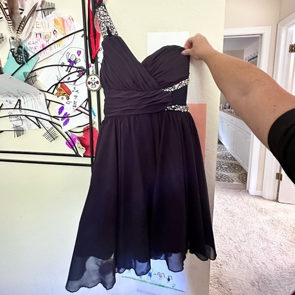 Navy Blue Formal Gown size 3 - Picture 11 of 11